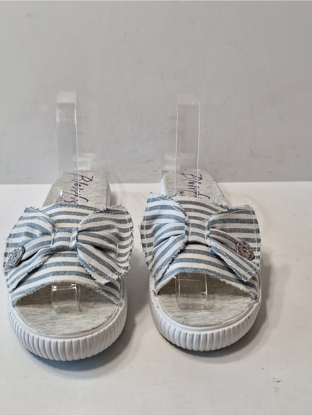 Blowfish Malibu White & Blue Felina Striped Bow Nautical Slide Sandals Size 5.5